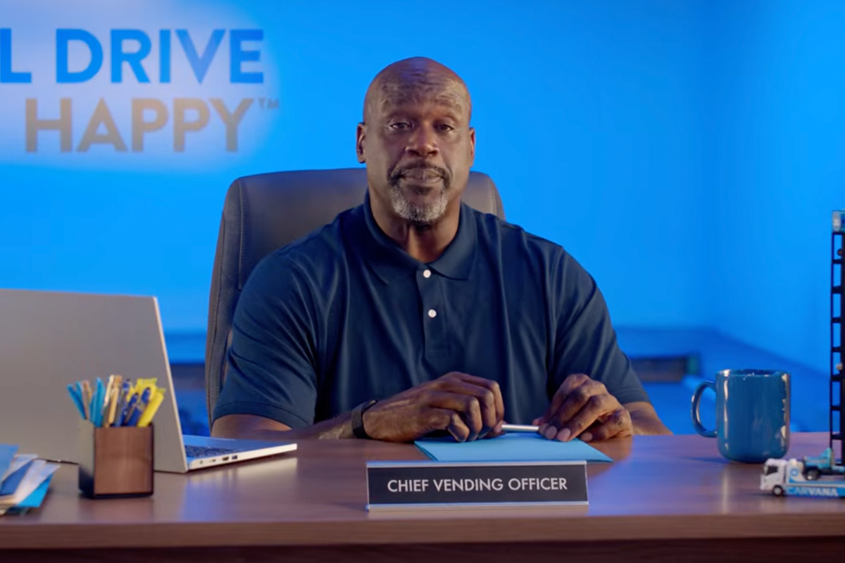 Win Bates Directs Shaq Inside a Carvana Vending Machine
